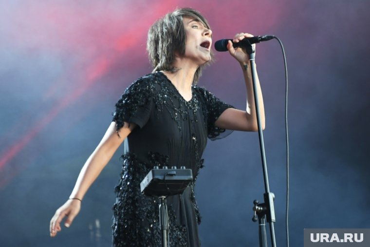 «Мы очень хотим вернуться»: кто из уехавших звезд может вновь «обрести Родину» в России