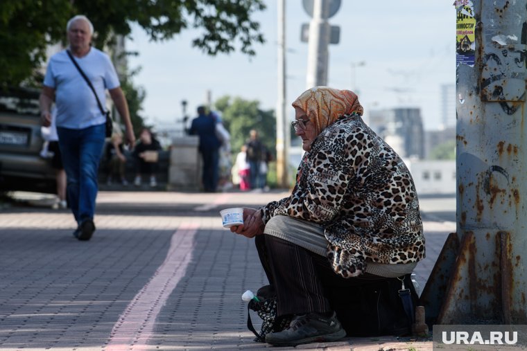 Правительство поможет россиянам, которым не хватает на продукты и коммуналку