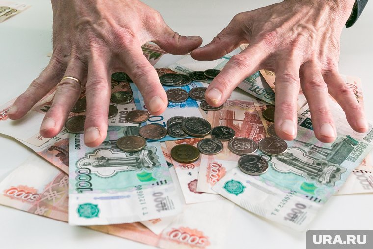 У кого из россиян вырастет пенсия в мае и как ее получить. Инфографика