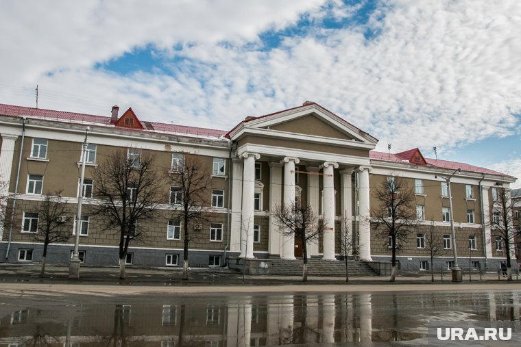 Большинство курганцев просят вернуть советский памятник на центральную площадь