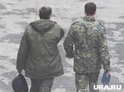 Самолет Ан-12 совершил аварийную посадку в Новом Уренгое. Фоторепортаж