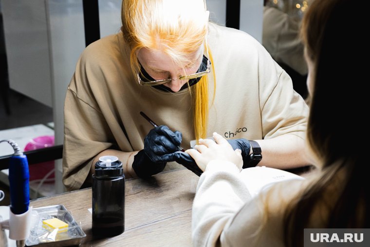 На Ямале вырос спрос на бьюти-услуги: сколько стоит сделать ноготочки