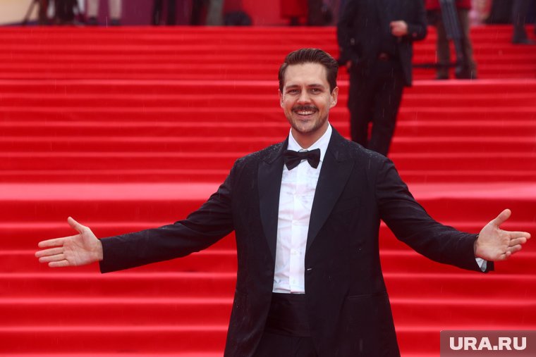 Лучшие фильмы и сериалы с Милошом Биковичем: топ-10 ролей актера 