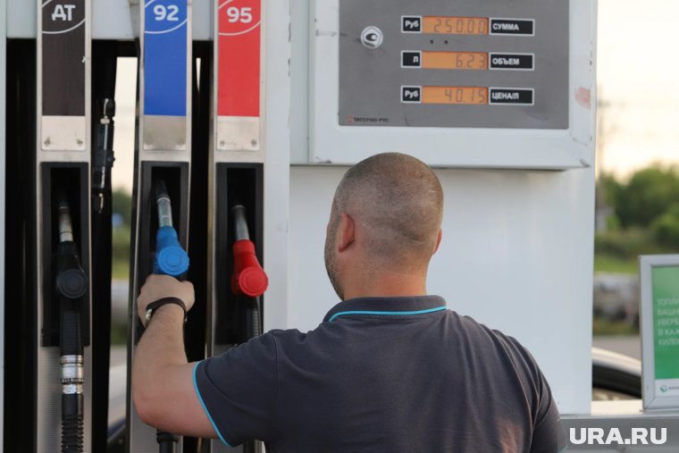 Мишустин вмешался в ситуацию с продажей бензина в регионах