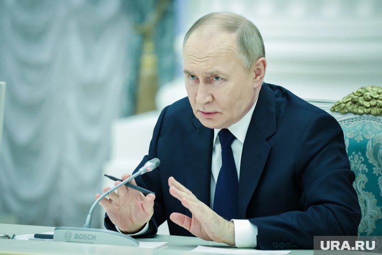 Вооруженные силы РФ останутся востребованными и после СВО: о чем говорил Путин с оружейниками в Перм...