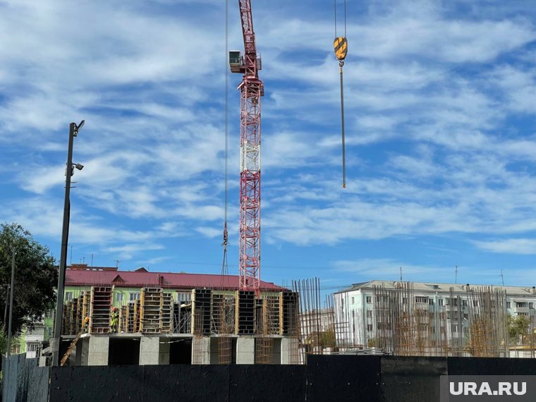 Обрушение на строящемся ЖК в центре Кургане произошло при заливке бетона. Фото, видео