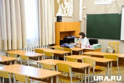 Учителям утвердили новые нормы часов: как складывается зарплата педагогов в России