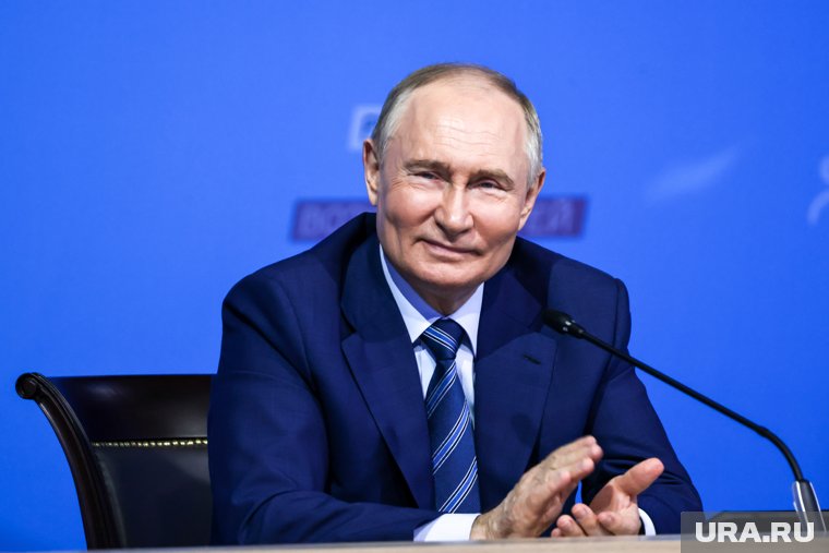 Путин похвалил Тюменскую область за вклад в развитие искусственного интеллекта