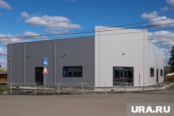 Серая коробка: как выглядит торговый центр, который построили на «курганской Рублевке». Фото, видео