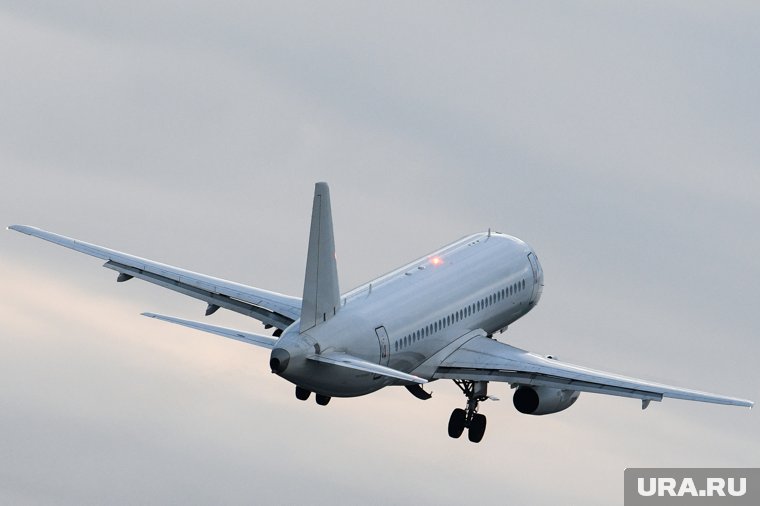 Пожар на российском самолете в Турции удалось заснять вблизи. Видео