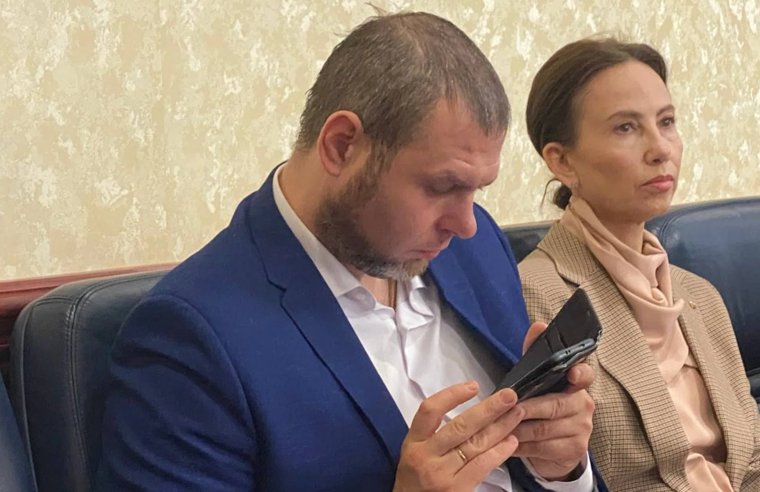 Досье на главного кадровика кабмина ХМАО Деменко: что известно об уволенном чиновнике