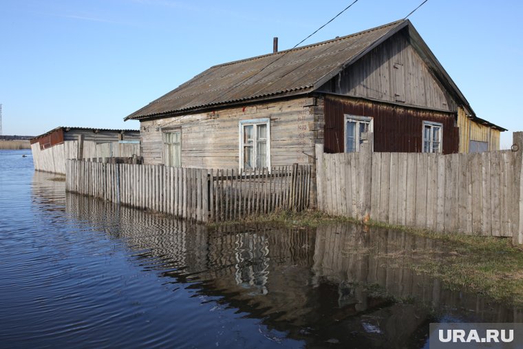 В Тюменской области начали возводить противопаводковые земляные насыпи