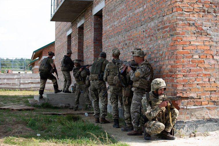 На Украине предложили отправлять на фронт пенсионеров