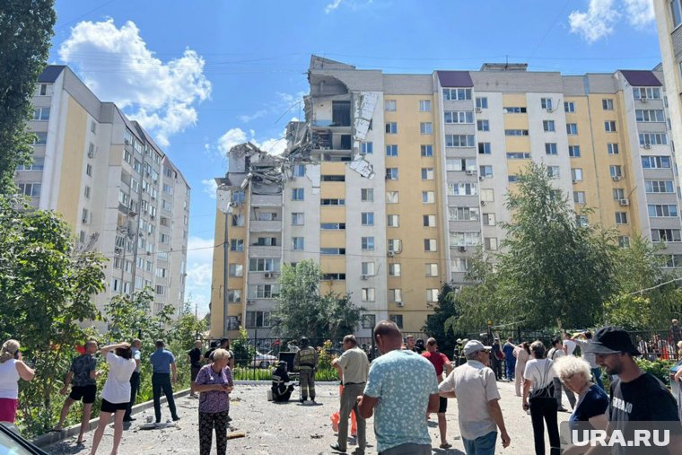 В Саратове обрушился подъезд после взрыва газа в жилом доме: что известно на данный момент. Видео