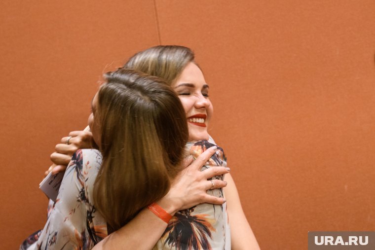 День счастья 2025: красивые открытки, от которых растает сердце