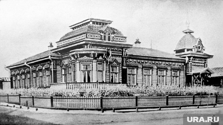 Курганцы вспомнили члена гордумы, который построил уникальный дом для жены. Фото