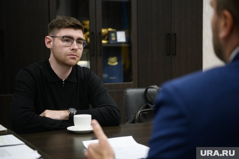 «Один из самых сильных журналистов»: что известно о редакторе URA.RU Денисе Аллаярове