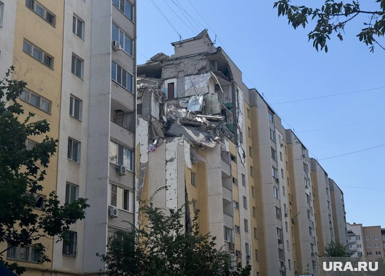 В Саратове рухнул целый подъезд после взрыва: фоторепортаж 