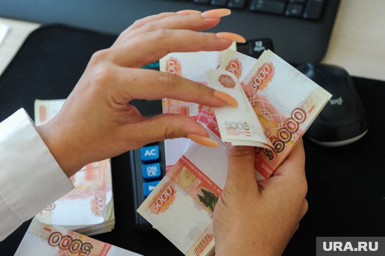 В Госдуме анонсировали индексацию зарплат бюджетников с 1 октября