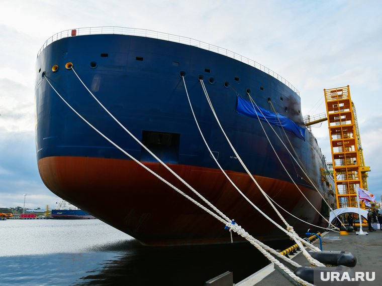 Bloomberg: нефтяной танкер столкнулся с грузовым судном в Северном море