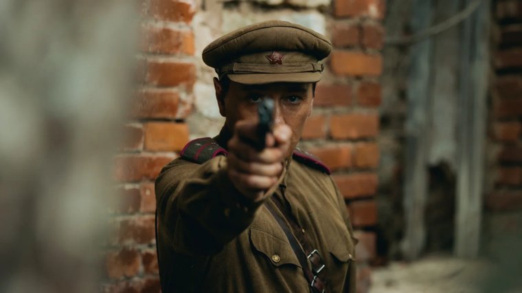 Лес, который смотрит в тебя: стоит ли смотреть российский фильм «Август», рецензия