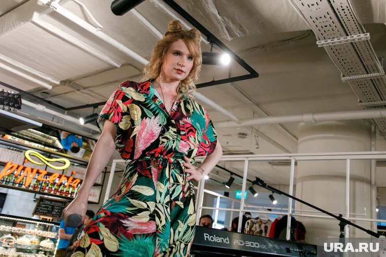 Певице Монеточке* запретили въезд в ОАЭ, Турцию и Сербию