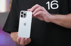 В России почти в два раза снизилась стоимость iPhone 16 Plus