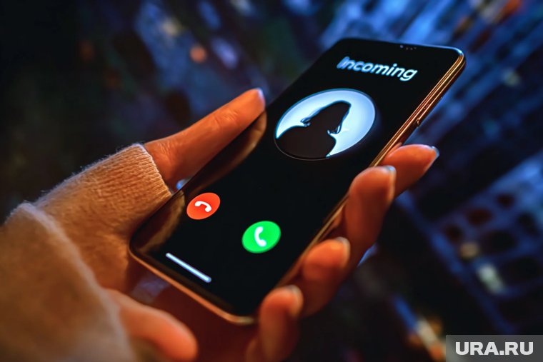 «Заставить паниковать»: мошенники нашли необычный способ обмана россиян при помощи голоса