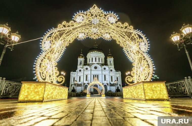 Как прошло рождественское богослужение в главном храме страны, куда приезжал Путин. Фоторепортаж