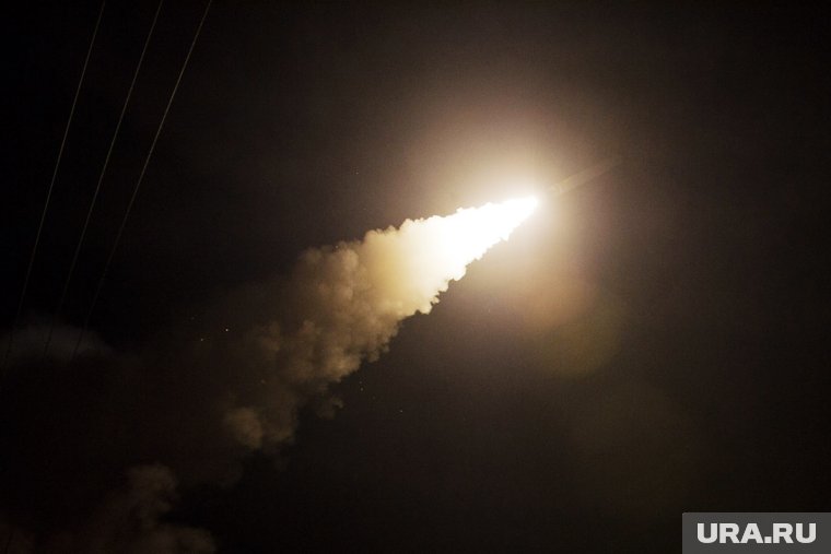 Иран запустил ракеты по базам США в Катаре: онлайн-трансляция