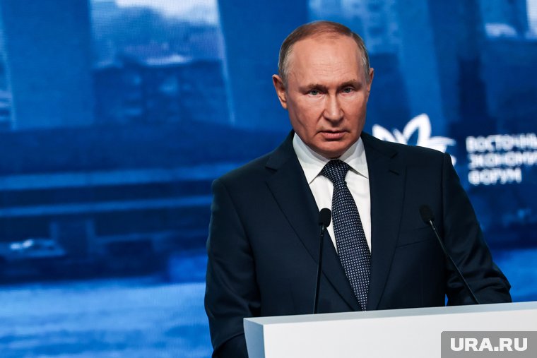 Путин укрепляет вертикаль власти в России