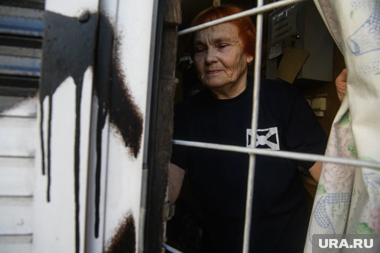 «Людей жалко»: как готовят к сносу киоск «Роспечати» в центре Екатеринбурга. Фото