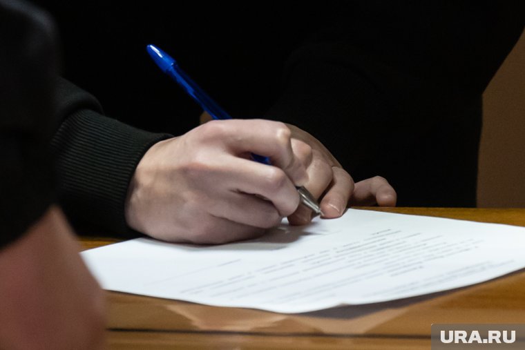 «Известия»: клиенты банков России жалуются на навязанные услуги