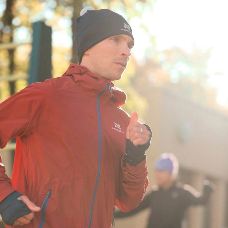 Пермский бегун взял серебро в дебютном марафоне с рекордом Пермского края. Видео