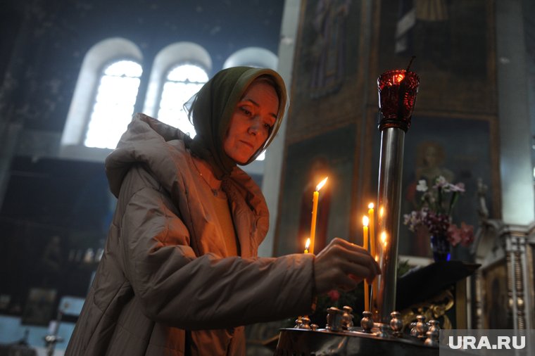 Венок из вьюнка на счастье: какие праздники отмечаются 15 июня 2025 года, что нельзя делать