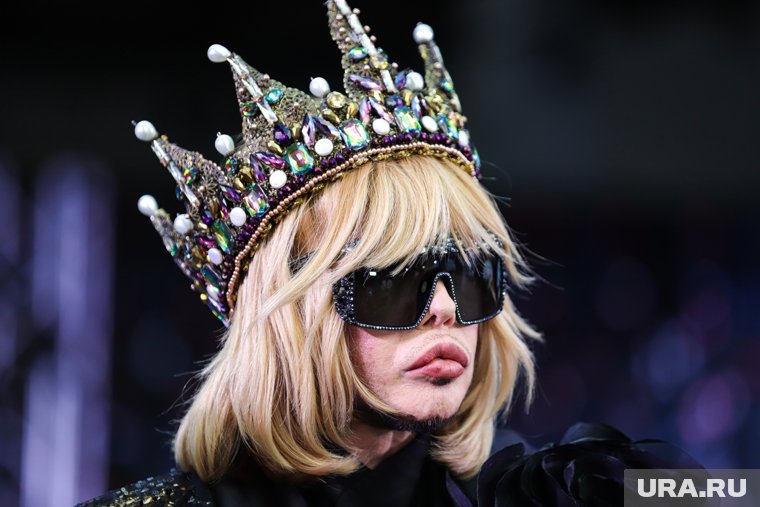 От сироты до суперзвезды: стилисту Сергею Звереву — 62