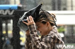 Москву накрыл мощный ливень, МЧС предупреждает о смерчах: видео погодного апокалипсиса