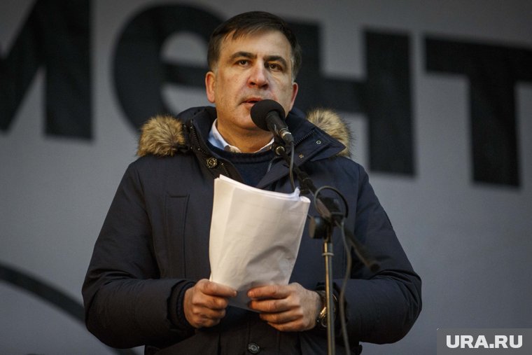 Развязал войну в Южной Осетии и тратил бюджет на ботокс: за что посадили Михаила Саакашвили