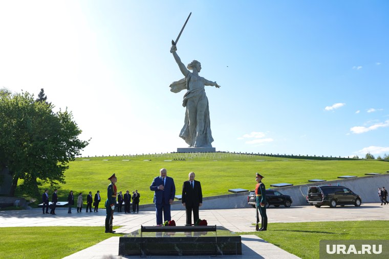 Путин собрал сторонников мира на Высоте 102.0