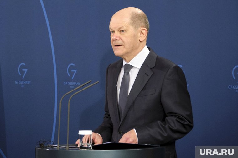 Шольц: ФРГ разрешила Киеву бить по России, чтобы затруднить ей удары по Харькову