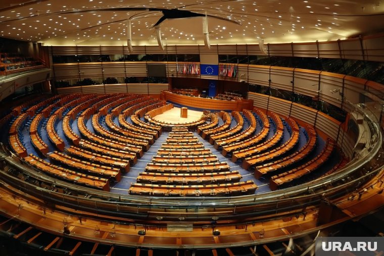 Разрушающаяся «Коалиция желающих» придумала новый план по Украине: что за объединение, его связи с Киевом