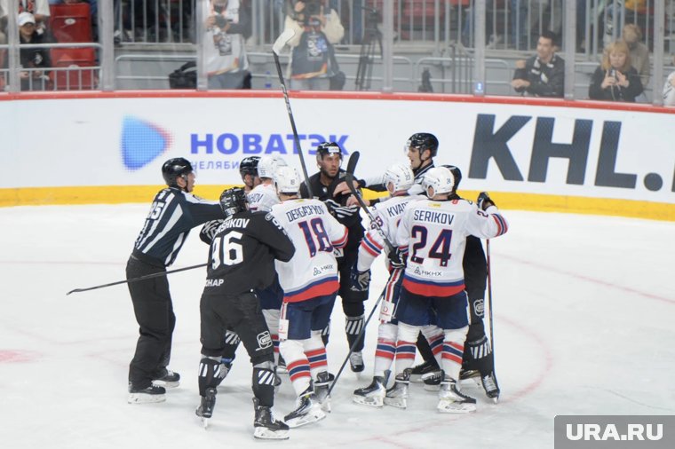 Челябинский «Трактор» выиграл первый домашний матч сезона у «Нефтехимика». Фото, видео