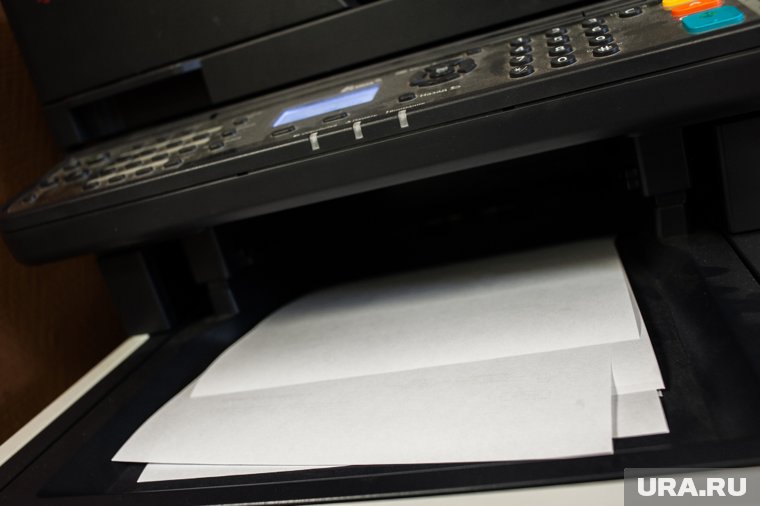 Новогодние розыгрыши для коллег: 30 смешных идей, после которых вас не уволят