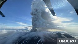 Впервые за 500 лет на Камчатке извергается вулкан Крашенинников: эпичные фото и видео, что делать населению