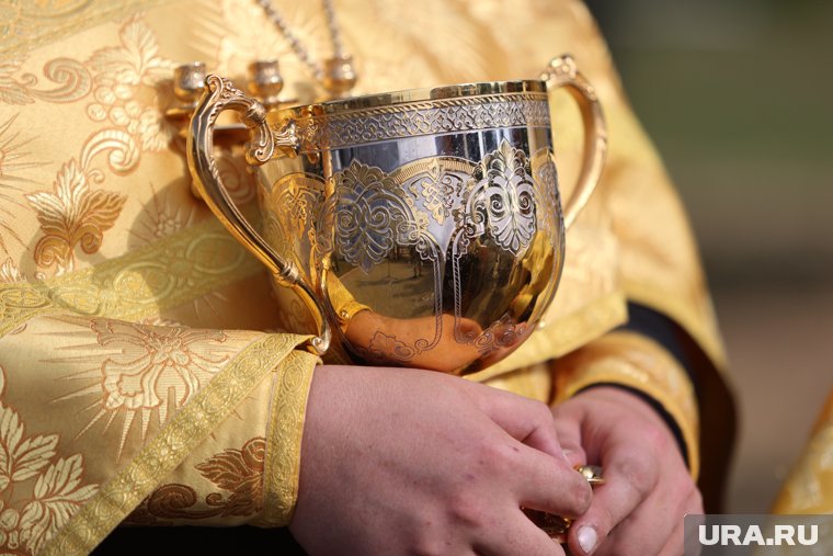 Курганские священники окропили святой водой построенный индустриальный парк. Фото