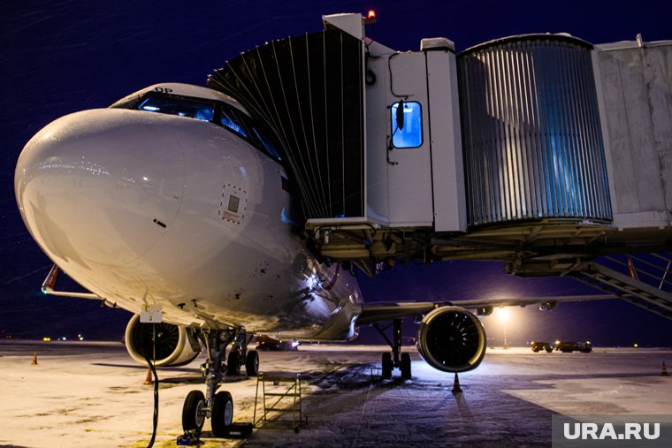 Авиарейсы в Сургут и Нижневартовск задержаны в аэропорту Сочи