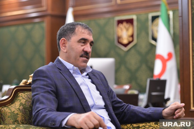 Из армии в губернаторы и обратно в армию: что сделал для страны Юнус-Бек Евкуров