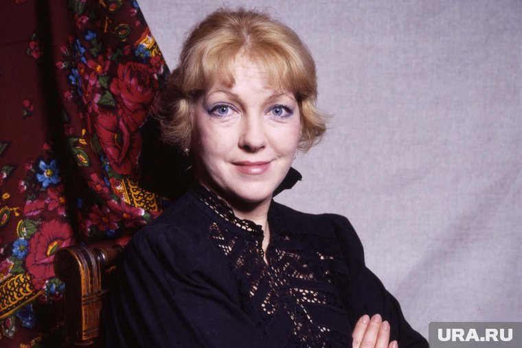 Роль в «Папиных дочках», смерть мужа и заявления об СВО: как живет Ольга Волкова