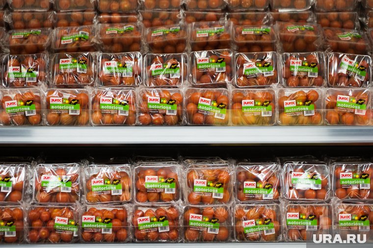 В ХМАО ищут сборщиков черри для сети фастфуда на зарплату в 350 тысяч рублей