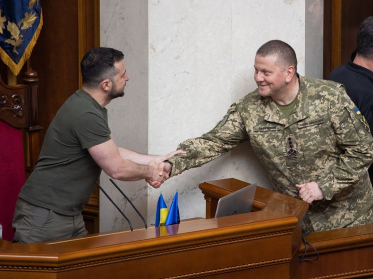 Залужный втихаря собрался на пост президента Украины
